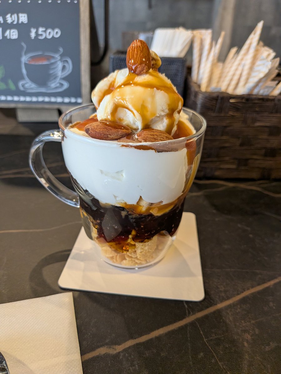 さくらポ祭で初めて行った大曽根の「星コーヒー店」さんなかなか乙だった。今度、名古屋へ行ったらまた寄りたい。無制限に行きたい場所が増えていく。楽しい。
