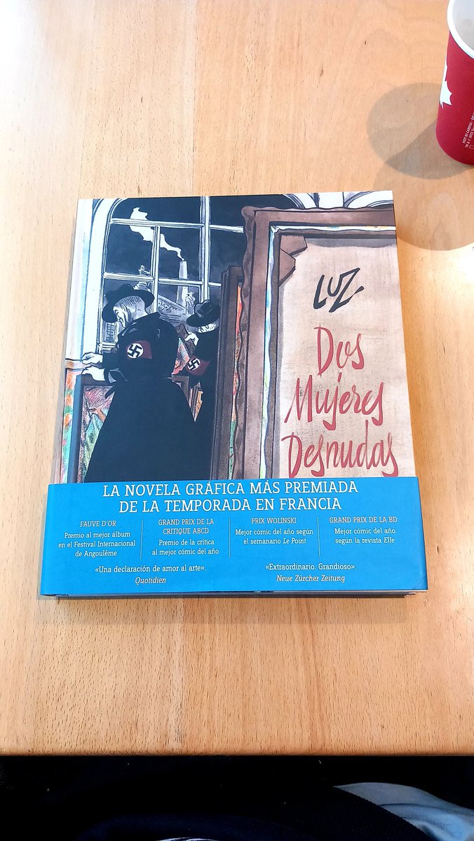 pabloLapenna's tweet photo. En un momento de su vida, el pintor Otto Mueller tose sangre y mancha el cuadro que tiene delante.
Para nosotros, ese cuadro es una ventana en cada viñeta. A través de ella vemos una historia de narrativa brillante; una joya que merece todos los halagos ❤️ 
@ReservoirBooks https://t.co/MjvPiP7h6Q