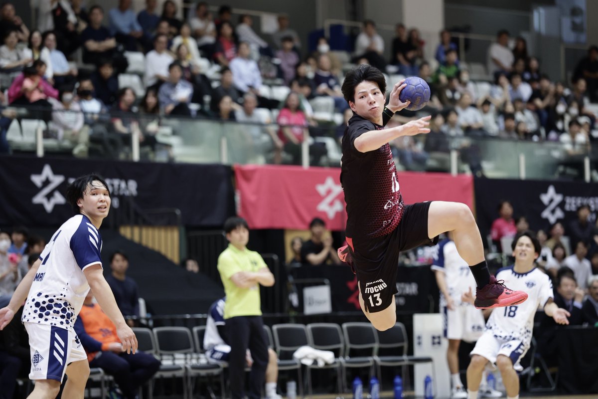 ZeekstarTokyo's tweet photo. 試合終了
#ジークスター東京 34
#アスフレBM 28

プレーオフ進出決定！
応援いただきありがとうございました！

#STRONGWILLED
#GOZEEK
#ジークスター東京
#ハンドボール
#リーグＨ https://t.co/FXwnuPBd9c