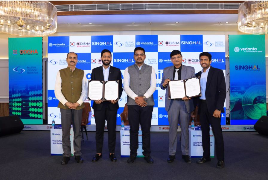 constructioncm1's tweet image. 🏭Aluminium boost!

@VedantaAluminum signs MoUs to expand downstream manufacturing in Odisha. 🇮🇳

Read More: lnkd.in/gnjN3aUW

 @Vedanta_Group

#Aluminium #Manufacturing #MakeInIndia #Odisha #ElectricalMirror #RenewableMirror #ConstructionMirror