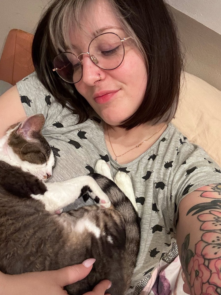 Maggie ☾ Ψ tweet media