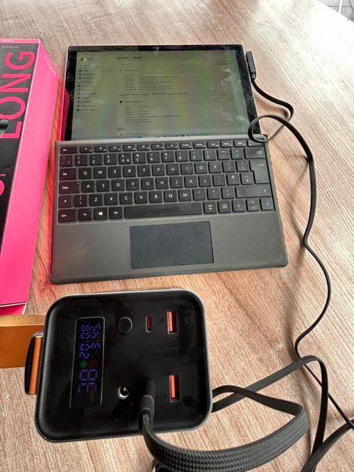 Val_Gadget's tweet image. I have 5 items to sell at a giveaway price 

Headset 
iPhone 12
iPhone 14
Xbox pad 
100W Gan
Just comment the amount you have if it’s worth it I’ll give you

EG : Pad 65,000