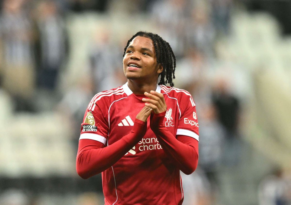 Anfield Edition | æ tweet media