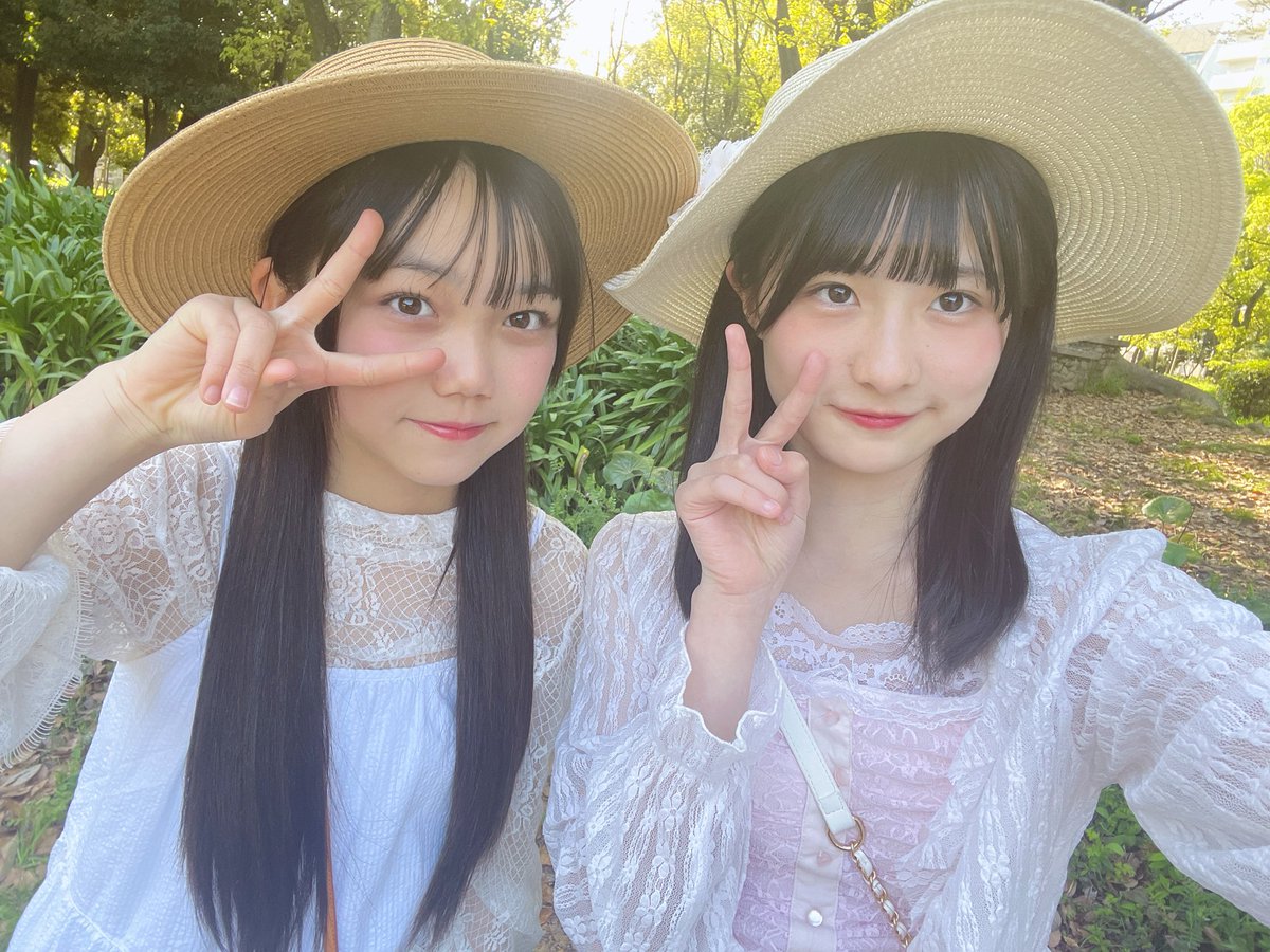 aiyan83's tweet image. 今日は撮影レッスンだったよ〜🌟
あいぽんとは上の着てるレースがめっちゃ似てて、こはたんとは麦わら帽子が
いっしょだった〜👒♡
その後のウェディングレッスンもがんばってきたよーー🎵
#大阪モデル撮影会  #model