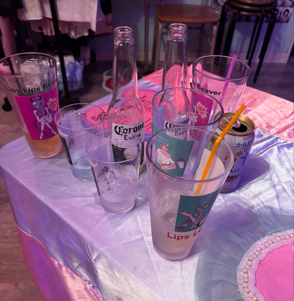 Lips Lips Beaver tweet media