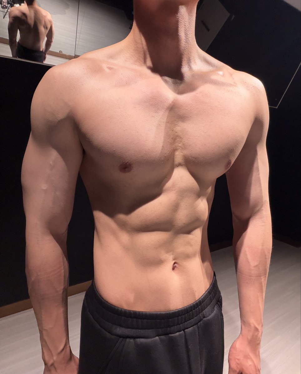 TuringQthedark's tweet image. come back #肌肉 #肌肉男 #薄肌 #体育 #牛