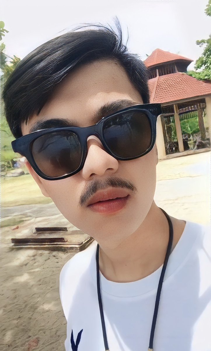 View chumphon tweet media