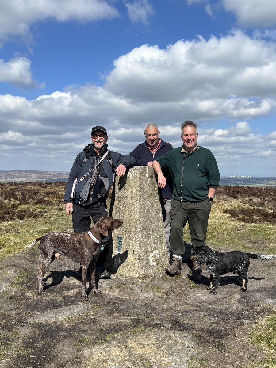 TiCLme's tweet photo. So we took the dogs up to the #trigpoint on #Ilkley Moor @OrdnanceSurvey
TiCL View App https://t.co/6MezQIj4A5
