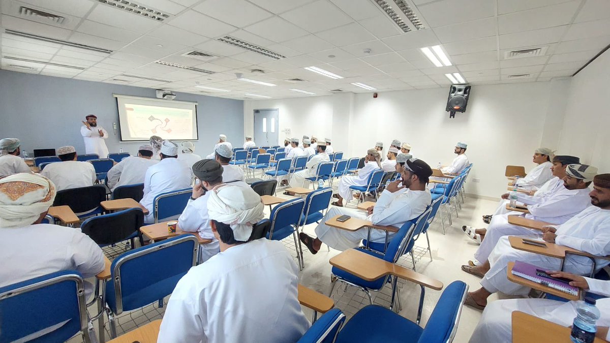 كلية الآداب والعلوم الإنسانية - جامعة الشرقية tweet media