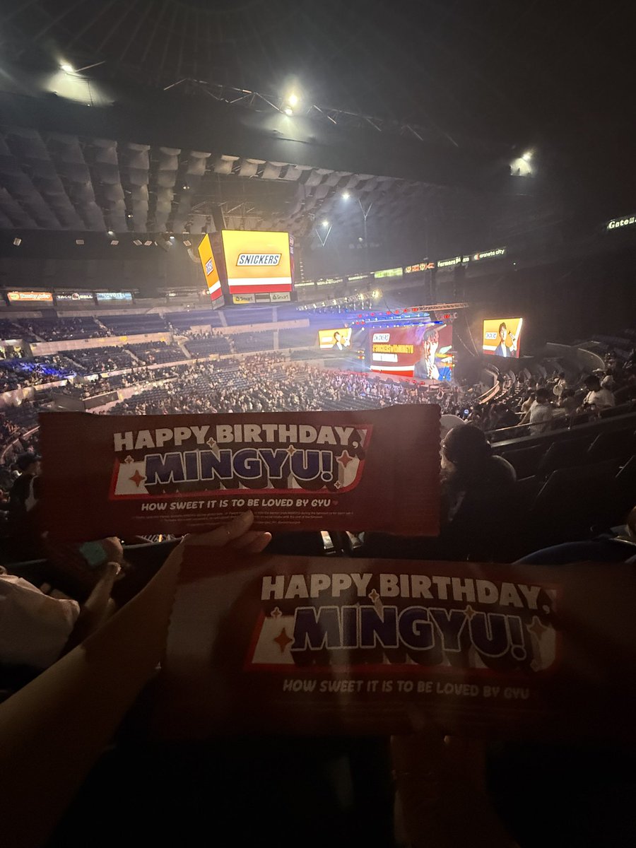 raine. 🌊 tweet media