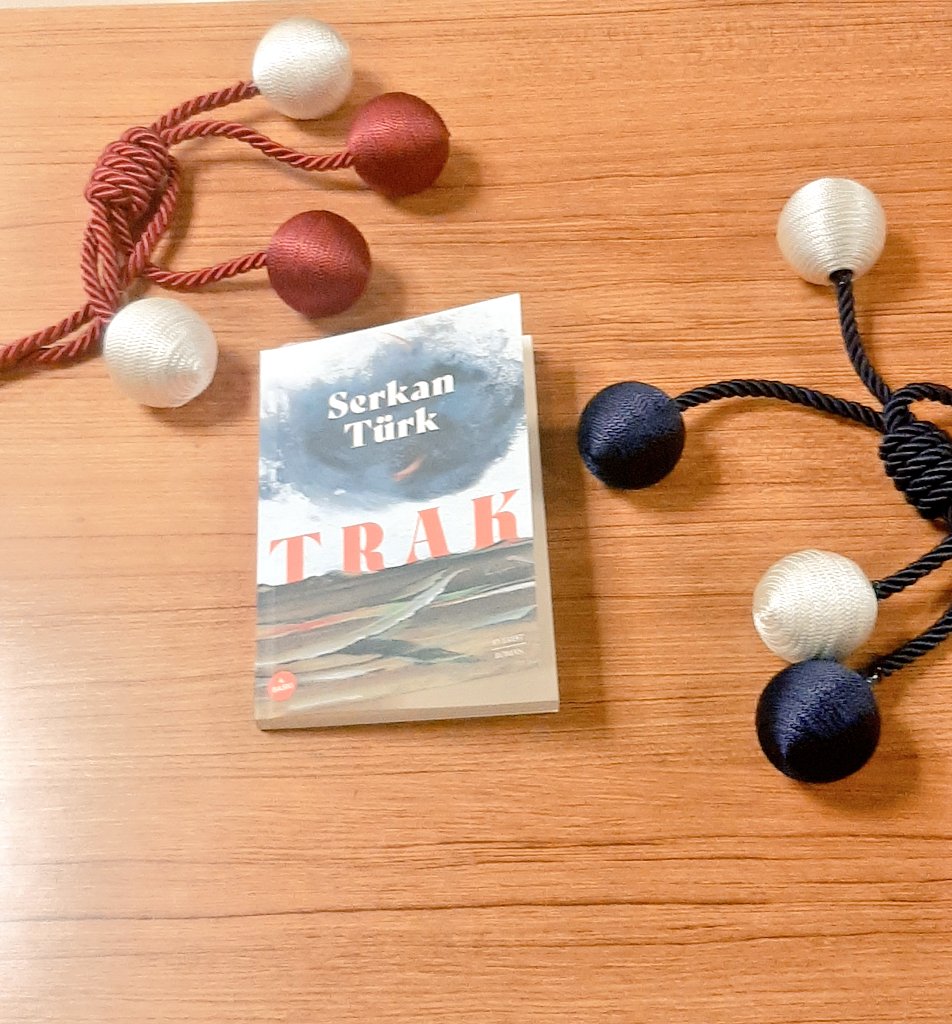 KitapOkulum's tweet image. Geçmiş, arkamızdan ihtiyar bir at gibi yavaş yavaş gelir.

@serkanturk61 
#Trak
@EverestKitap 
#roman 
#okuyorum #nisan 
#kitapseverlertakipleşiyor