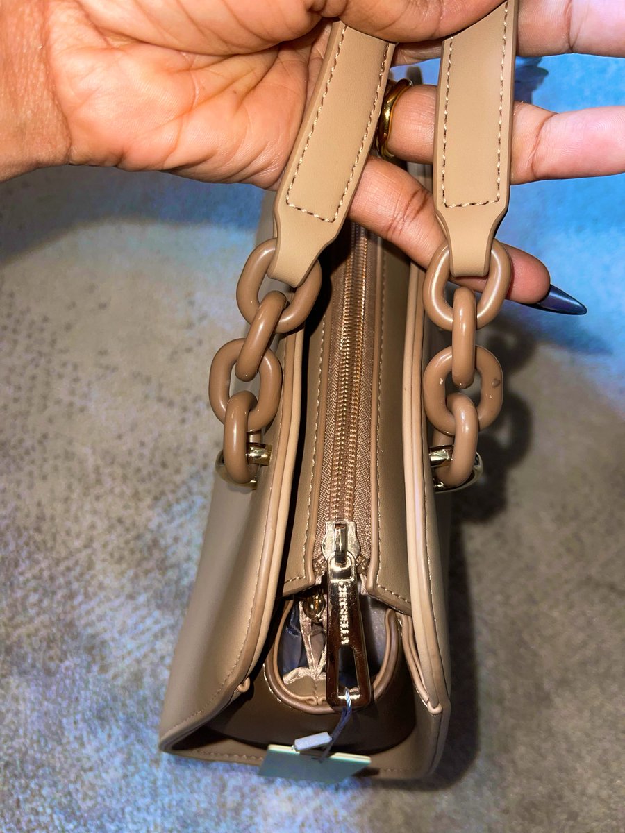 Tina Songue tweet media