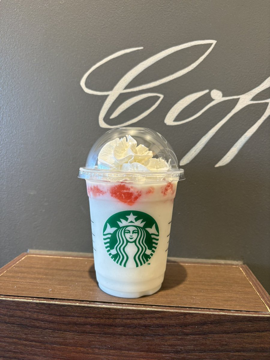 sayakananairo's tweet photo. フルーツヨーグルトめっちゃ美味しかった😍🩷
うちはコーヒーゼリーのやつが飲みたいんやけど、あんまりやってる店舗ない🥹 https://t.co/OxOd6hntQ8