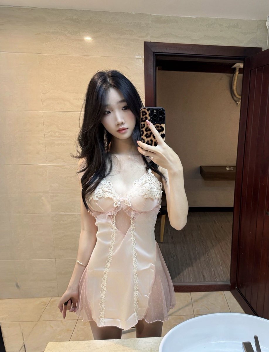 成都~高冷小薇 tweet media