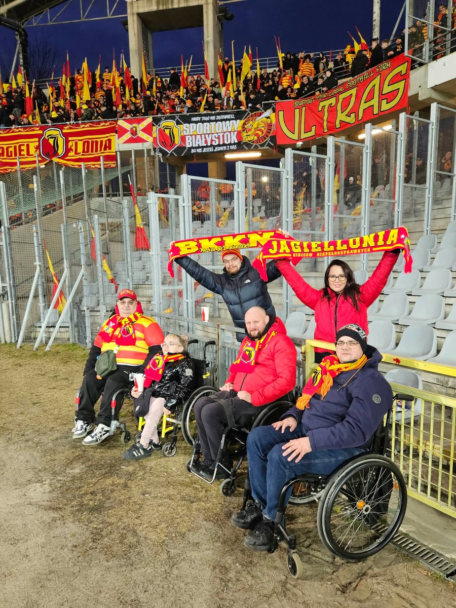 BKKN2019's tweet photo. Jesteśmy zawsze tam gdzie nasza Jaga gra! 💛❤️ https://t.co/CVnOXdh7S9