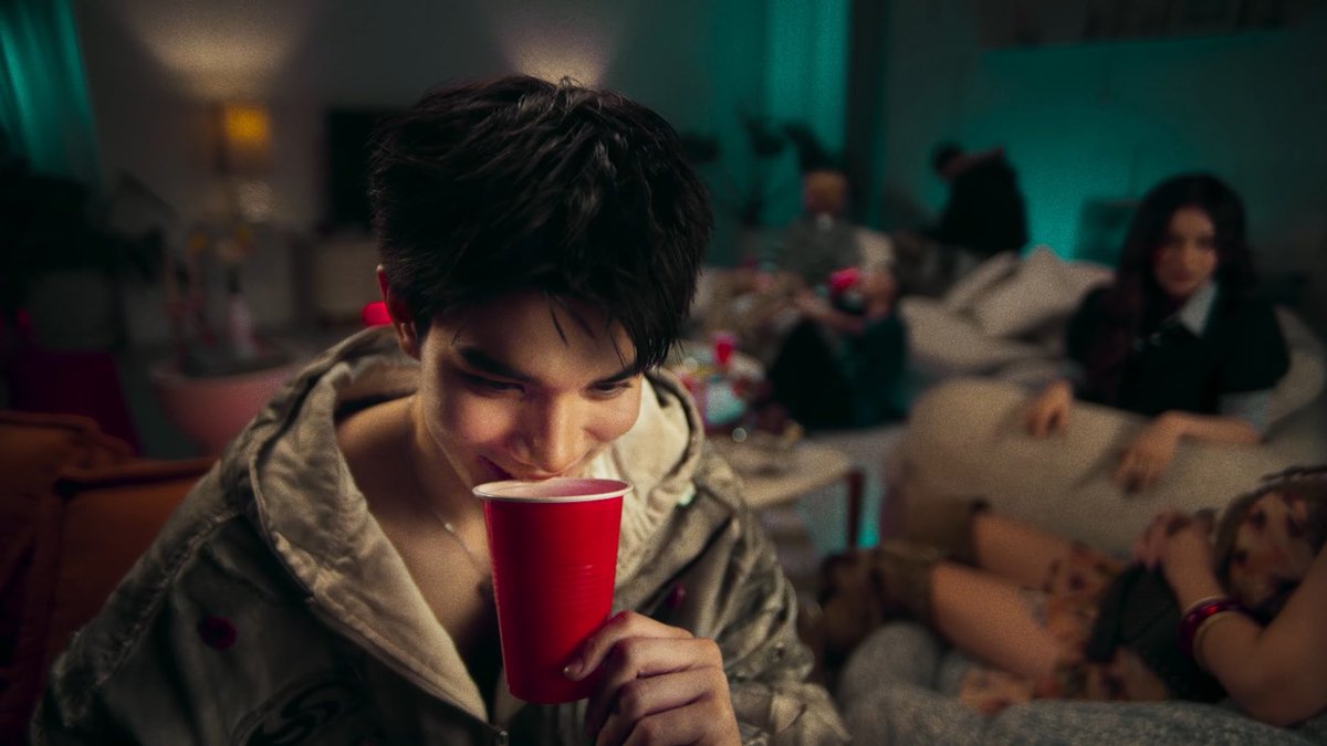 meanie’s 🐶🎨 tweet media