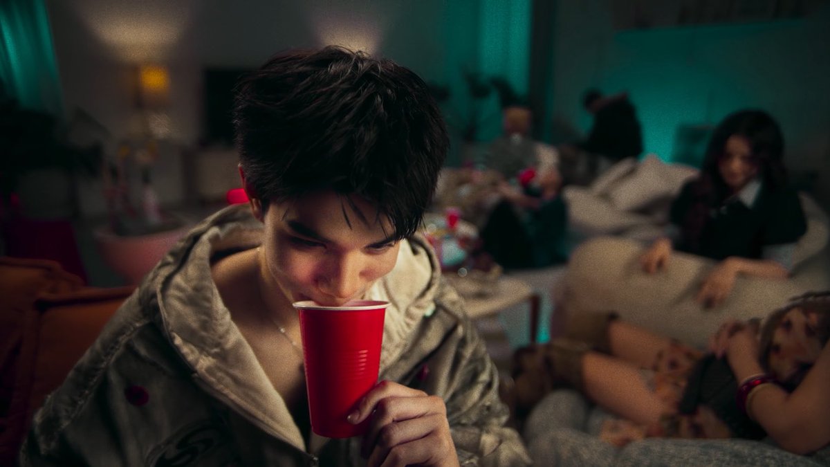 meanie’s 🐶🎨 tweet media