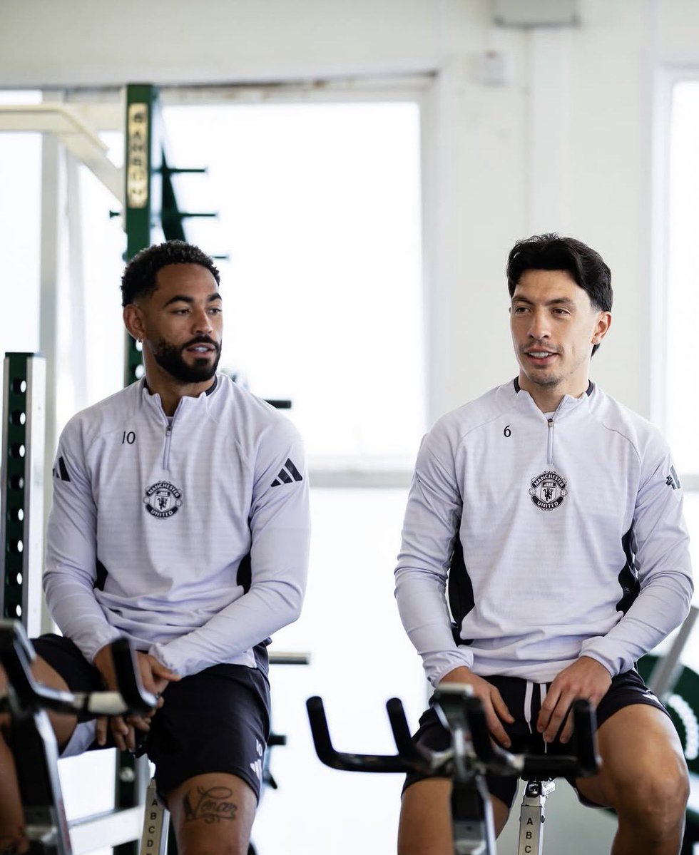 𝐅𝐚𝐧 𝟏𝟎 tweet media