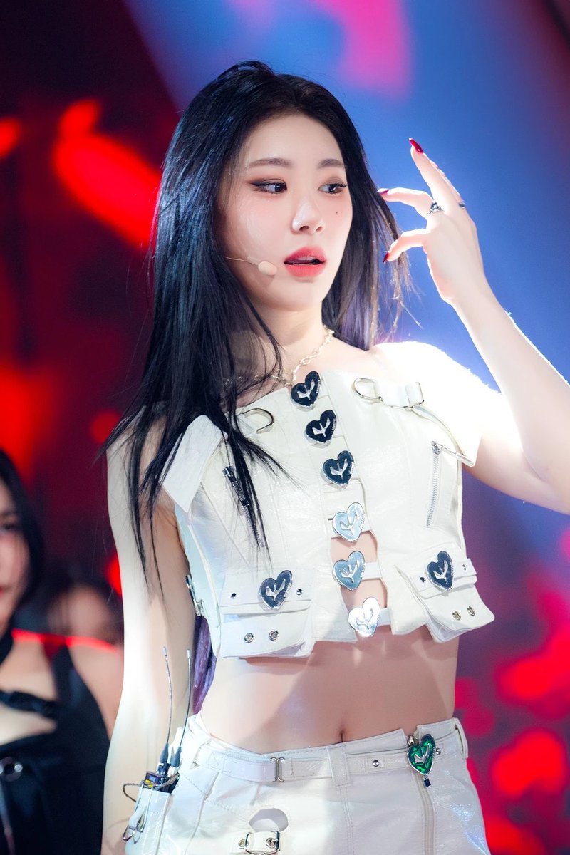 itzy pics tweet media