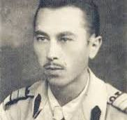 insoumix2's tweet photo. Il aurait pu être le grand-père d'un officier de l'armée israélienne aujourd'hui. C'est Alexandru Nicolski, qui était le directeur adjoint de la police politique en Roumanie après la guerre. Comme la plupart des dirigeants de l'Europe centrale mis en place par les soviétiques, il était juif et avait changé de nom. Il s'appelait en réalité Boris Grünberg. 
Il est resté célèbre en Roumanie pour son extrême cruauté. Comme Béria, le haut dirigeant soviétique d'origine géorgienne, il n'hésitait pas à torturer lui-même ses victimes et est responsable lui aussi de milliers d'assassinats. 
Il est mort tranquillement dans sa superbe villa de Bucarest en 1992. Vous ne le saviez pas ? On ne vous a jamais appris ça à l'école ?