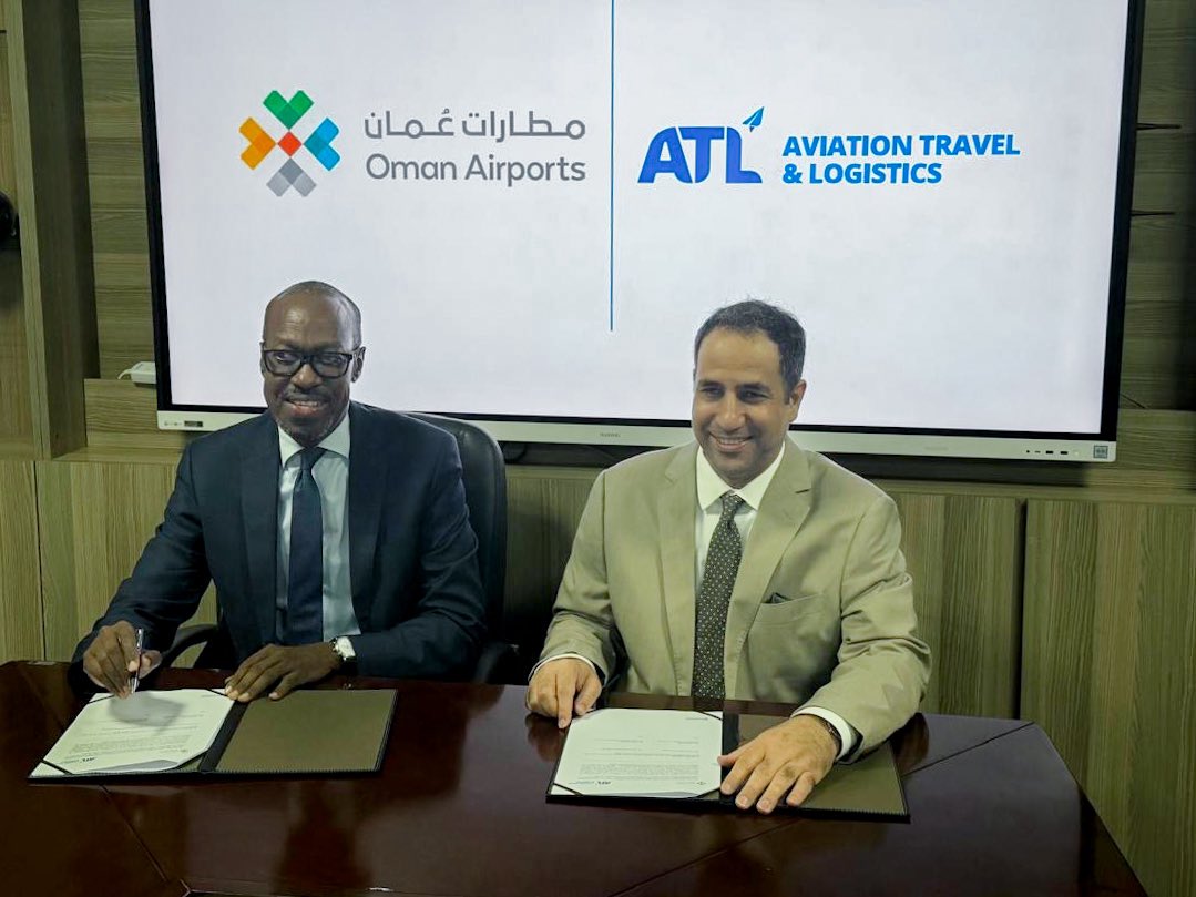 مطارات عُمان tweet media