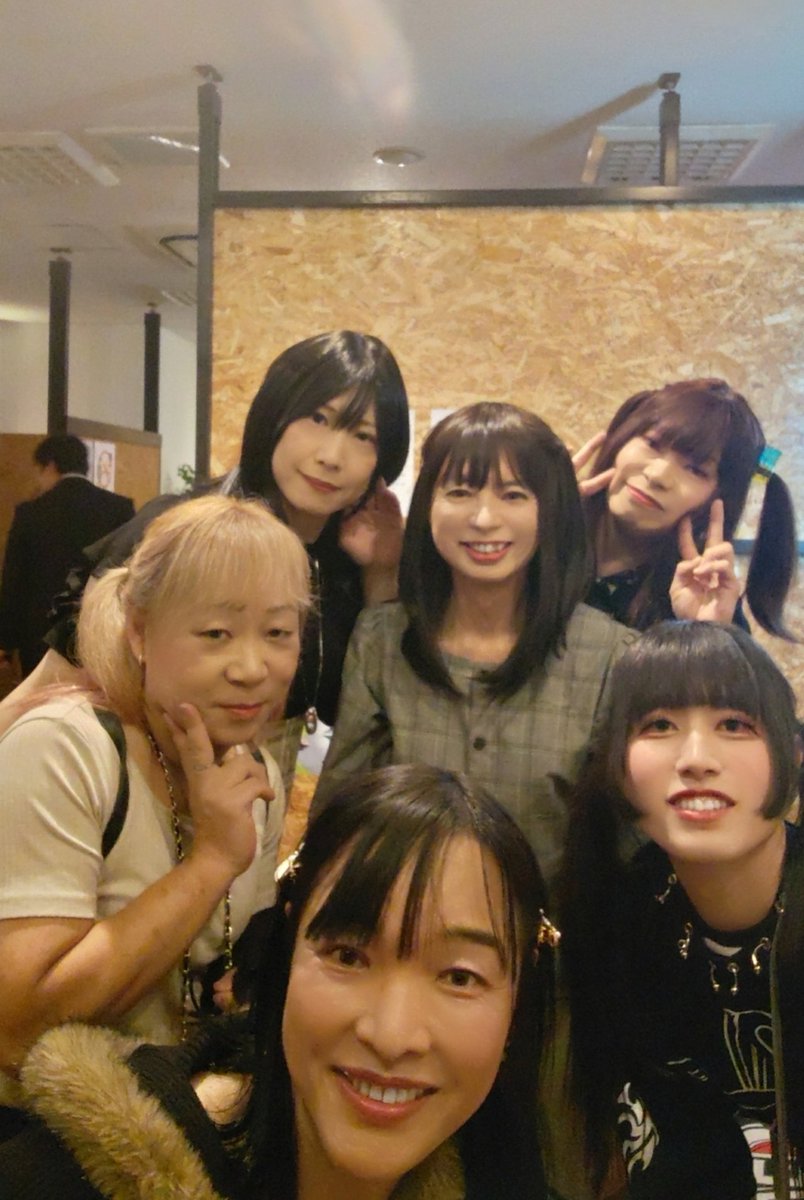 yui515532's tweet photo. JCUTIE 6人体制になって初めて全員集合❗
4月25日のイベントに向けて練習~💃
#JCUTIE
https://t.co/jNJYA8sEYE… https://t.co/eOUwm2zgBg