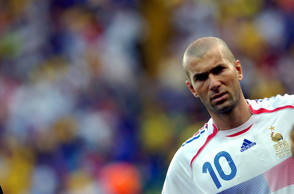 Paire𝟐prada tweet media