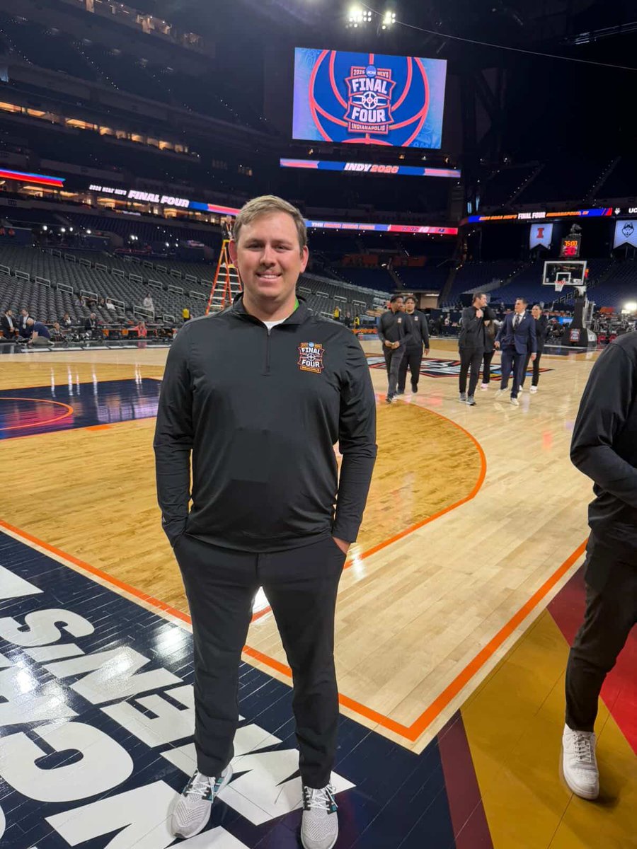 FranklinCollege's tweet photo. Tyler Placke ’22 was all hands on deck during Final Four weekend in Indianapolis. Now an athletic trainer with Ascension St. Vincent Sports Performance, he helped provide medical coverage across the D-I, D-II, D-III and NIT championships. https://t.co/JNcKZT1z9J