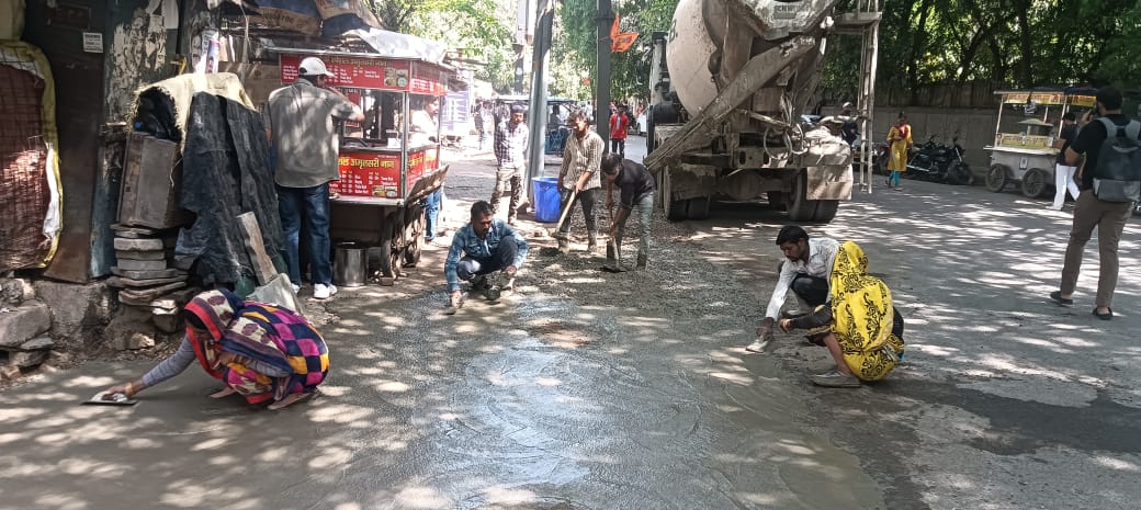 ArtiChawlaBjpRN's tweet image. राजेंद्र नगर वार्ड संख्या 141

ओल्ड राजेंद्र नगर के 20B, NEA ब्लॉक में RMC पैच वर्क का कार्य पूर्ण किया गया।
इससे आवागमन और अधिक सुगम होगा तथा क्षेत्रवासियों को सुविधा मिलेगी।

मेरा वार्ड… मेरा परिवार ❤️

— डॉ. आरती चावला
निगम पार्षद, वार्ड 141, राजेंद्र नगर

#Ward141