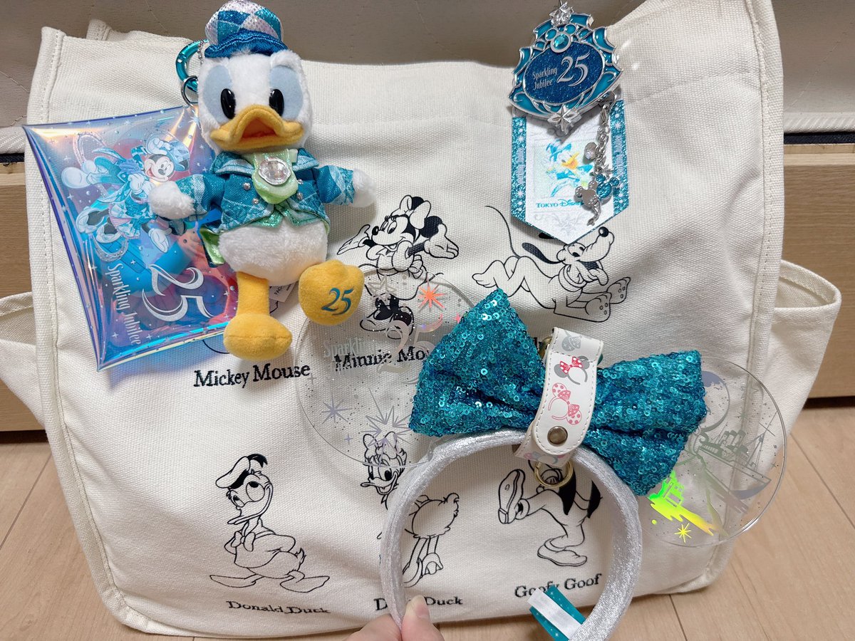 m a n a k a tweet media