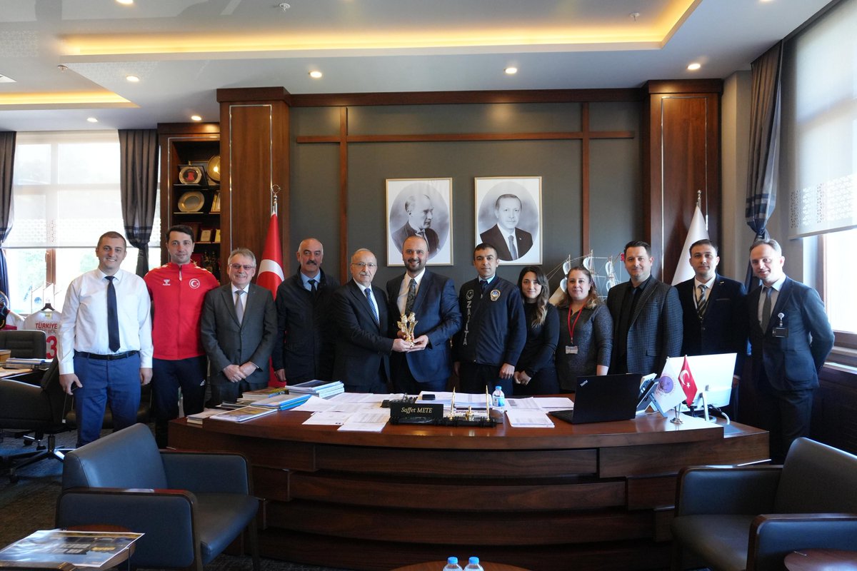 GKarafazli's tweet photo. Ardeşen ve İyidere Belediyelerinde 47 Memur İçin Toplu Sözleşme İmzalandı https://t.co/vW5OFCmpSk #ardeşen #çalışanlar #imza #iyidere #toplu sözleşme #tüm bel sen #İşçi-Sendika-Emek https://t.co/dn73gbrrCv
