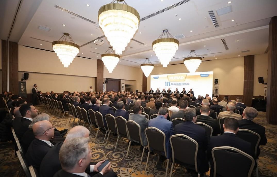 "MÜSİAD Genel Başkanımız Sayın Burhan Özdemir’in riyasetinde Kocaeli’de düzenlenen 111. GİK Toplantısı’na Şube Başkanımız Sayın Ercan İşlek ve Başkan Yardımcımız Sayın Yusuf Balık katılım sağlamışlardır.