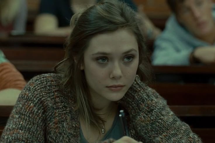 WitchFan16's tweet photo. Red Lights (2012) https://t.co/y5Ux2XLwki