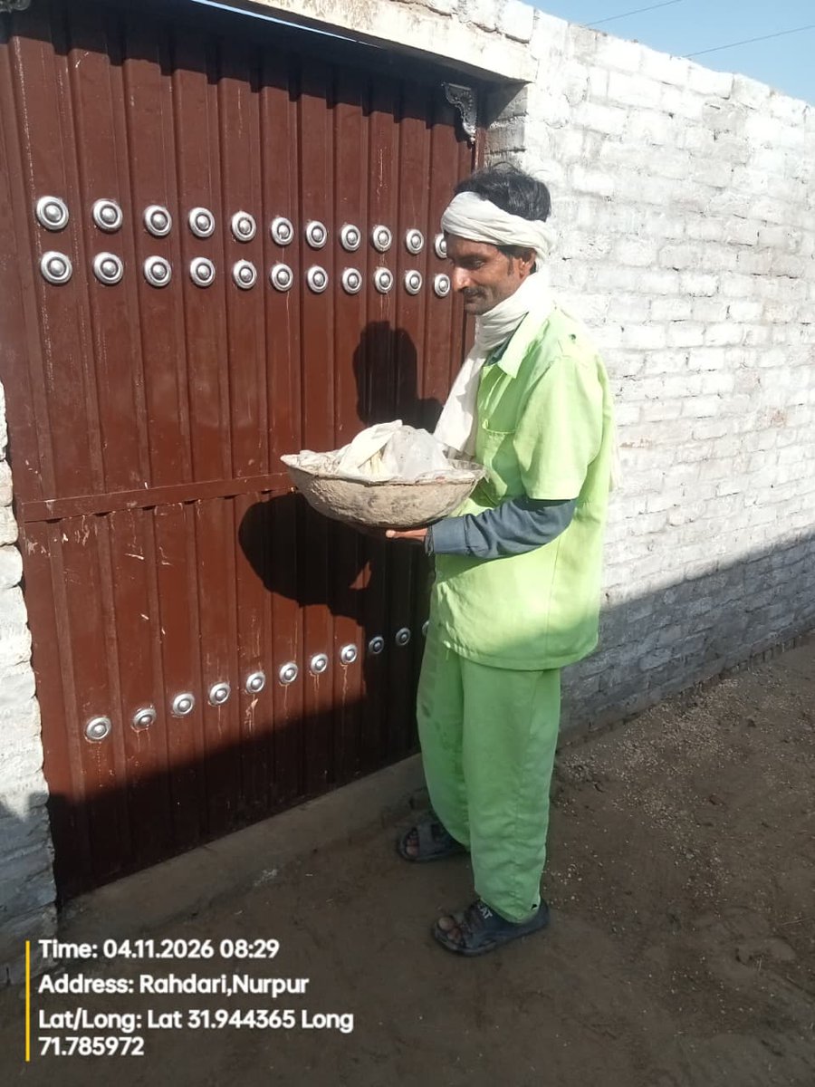 norpurthalsgwmc's tweet image. ڈور ٹو ڈور صفائی:
ہر گھر تک جا کر کوڑا کرکٹ اکٹھا کرنے کی خدمت انجام دی جا رہی ہے۔
#Pakistan 
#suthrapunjab
#greenpakistan 
#SGWMC
#Punjab