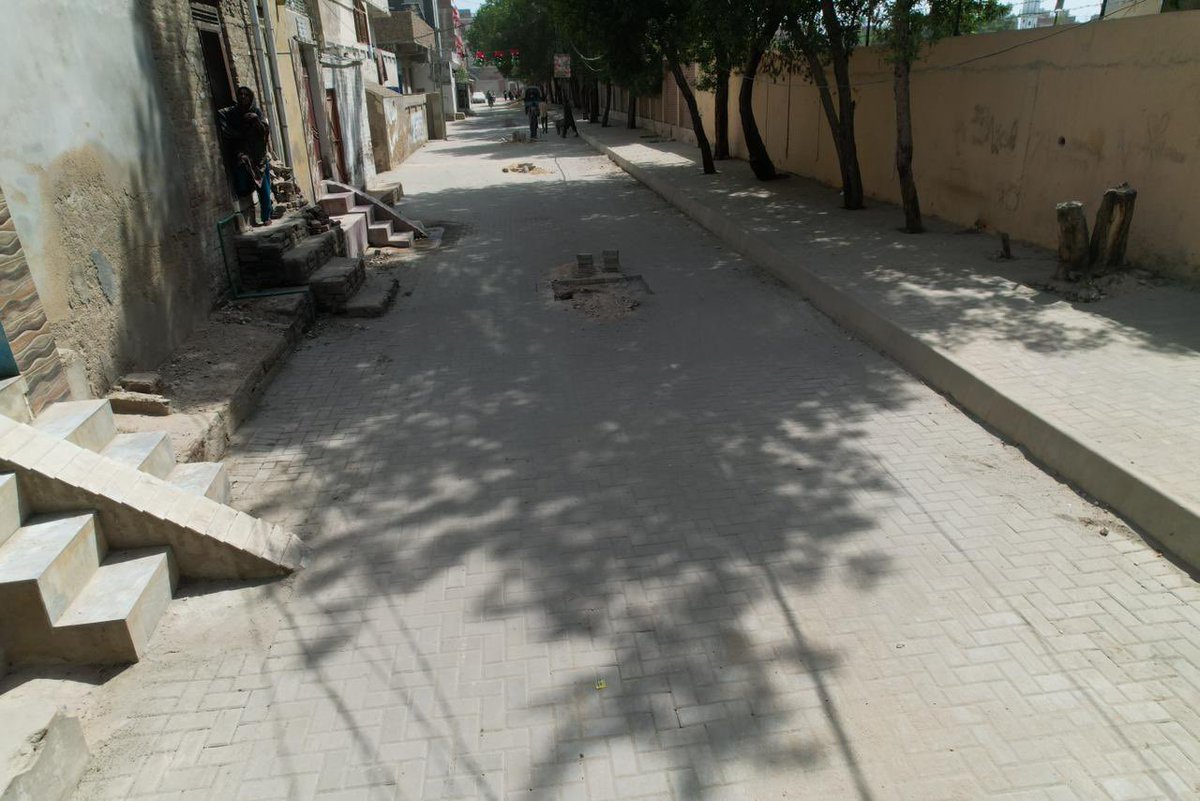 KashifShoroPPP's tweet photo. Visited Unit 11, Latifabad (PS-63) to review ongoing development works, including the paver block road with walking track at the Women Training Center, drainage works and CC road construction at Ghazali College, accompanied by Huma Naqvi, Faisal Abdul Jabbar Khan, CEO HW&SC Tufail Ahmed Abro, MC HMC Zahoor Ahmed Lakhan, and local bodies elected representatives.

Thankful to the residents of the area for the warm welcome. 🙏♥️