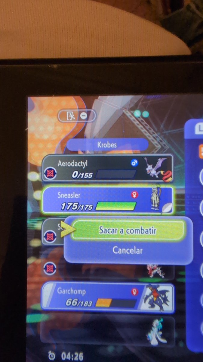 Bonillavsky's tweet photo. Me ha pasado de jugar Zoroark Hisui y que me apareciesen 5 Pokémons en vez de 4... Es la primera vez que me ha pasado. No sé que hubiera pasado si hubiese sacado al quinto. No lo hice, pero me daba la opción @Pokemon_Champs https://t.co/5373qRj14J
