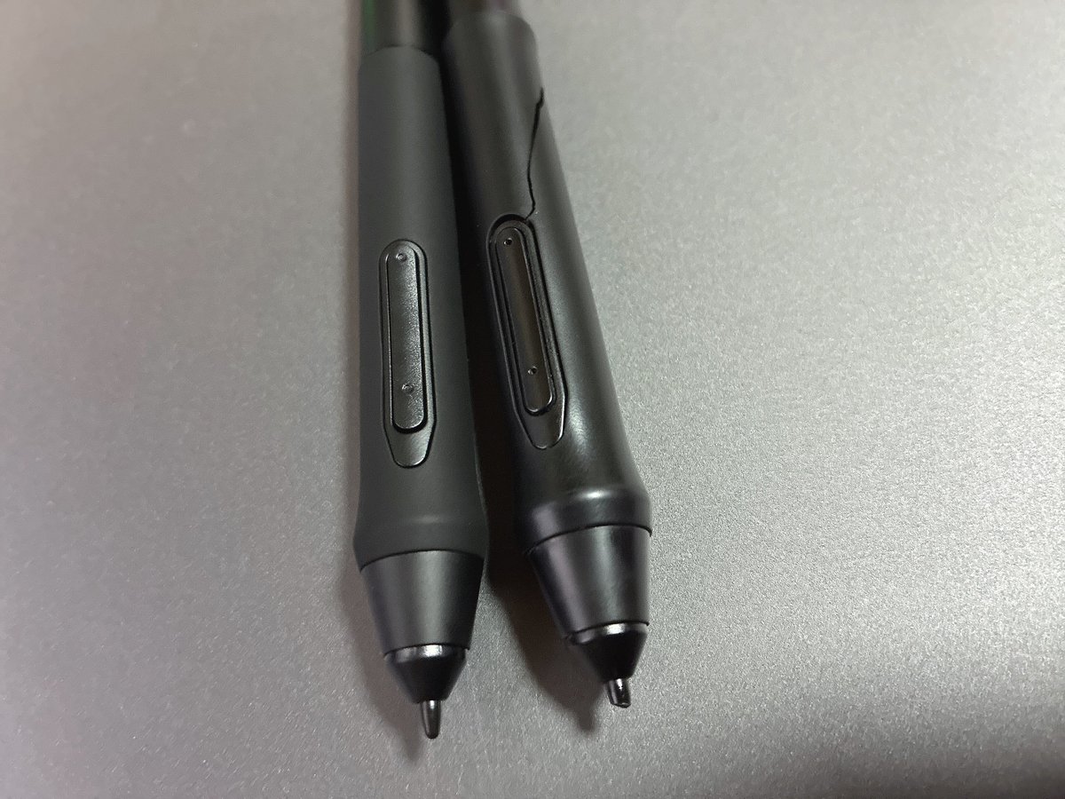 hakuanhakuan's tweet photo. 愛用してたペンが破れたー
普通に描けるけど指痛くなるから新しいの買った
触り心地良すぎてびっくりした https://t.co/At0DPynDU8