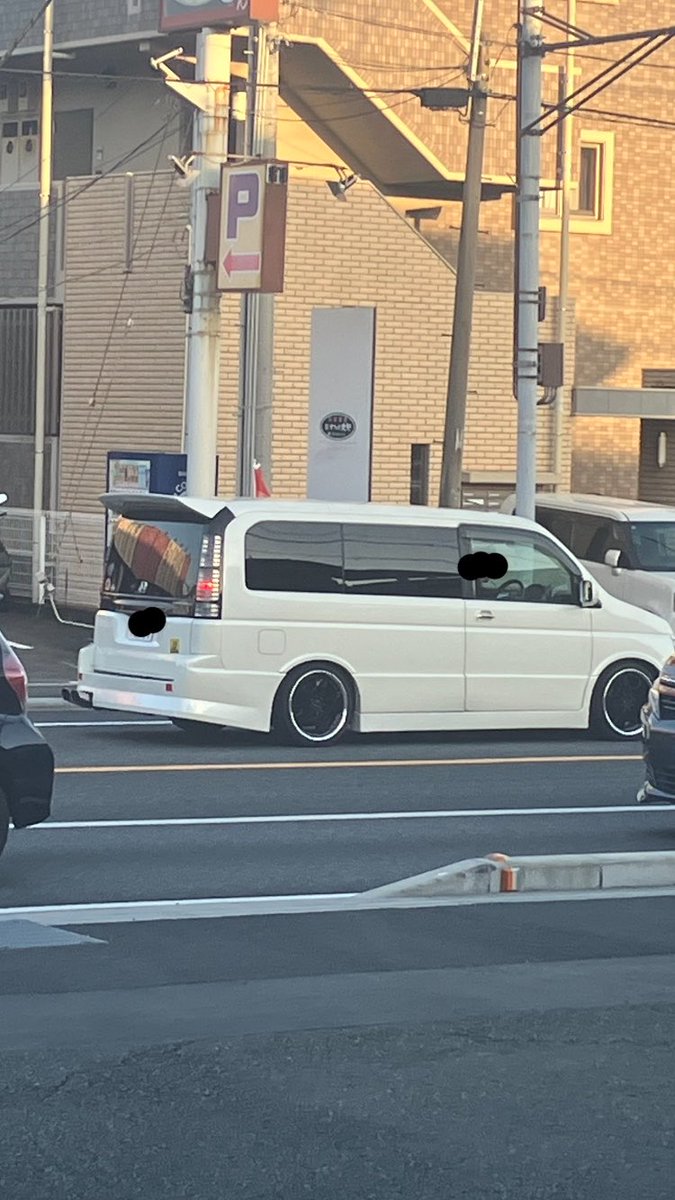 rauratouhou's tweet photo. 今回は店に入れなかったけど
濃い話が聞けて大満足でした
友達と来ますって言ったし
当時系何台かで行きたい
一��通過ステップワゴンが
余りにタイミング良すぎたw https://t.co/Ur8FK5plsE