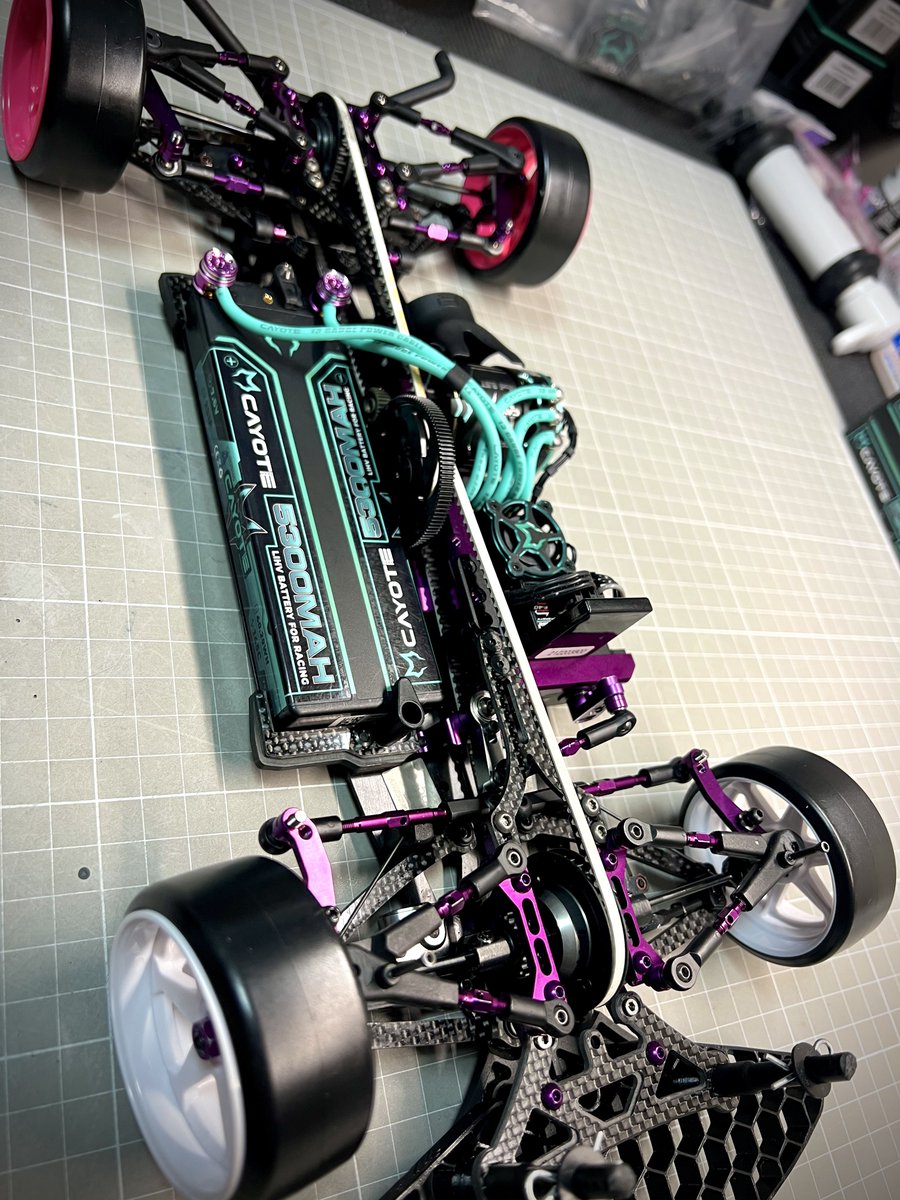 Atsushi_Hara1's tweet photo. Awesomatix A800R-D完成。
さぁ、ちゃんと滑ってくれるのか?😆
#teamcayote
#awesomatix
#nogyro
#明日デビュー https://t.co/erEz7k39HD