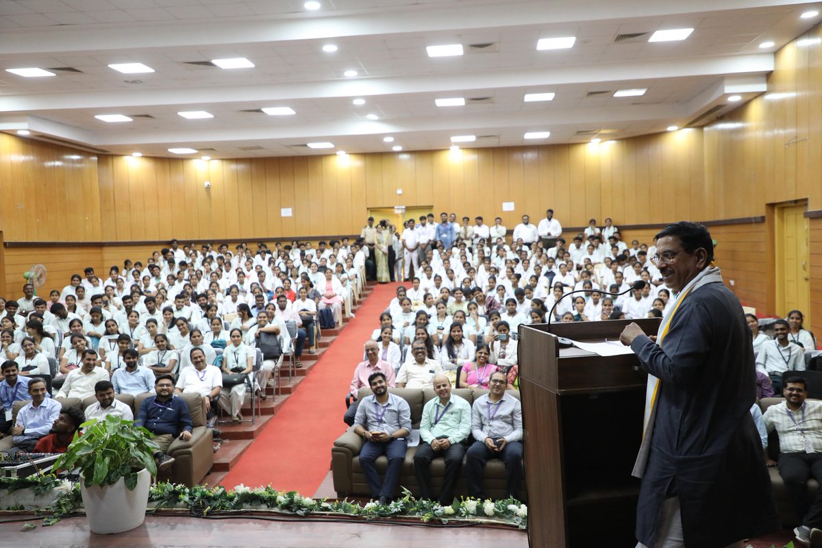 JoshiPralhad's tweet image. ಇಂದು ಧಾರವಾಡದ ರಾಷ್ಟ್ರೀಯ ವಿಧಿ ವಿಜ್ಞಾನ ವಿಶ್ವವಿದ್ಯಾಲಯ (National Forensic Science University - NFSU) ದಲ್ಲಿ ಆಯೋಜಿಸಿದ 'ಓಪನ್ ಡೇ 2026' (Oped Day 2026) ಕಾರ್ಯಕ್ರಮದ ಮುಖ್ಯ ಅತಿಥಿಯಾಗಿ ಪಾಲ್ಗೊಂಡ ಕ್ಷಣಗಳು 

ವಿಜ್ಞಾನ, ತಂತ್ರಜ್ಞಾನ ಮತ್ತು ಭದ್ರತಾ ಕ್ಷೇತ್ರಗಳಲ್ಲಿ ವಿದ್ಯಾರ್ಥಿಗಳಿಗೆ ಪ್ರಾಯೋಗಿಕ ಅರಿವು ನೀಡುವ