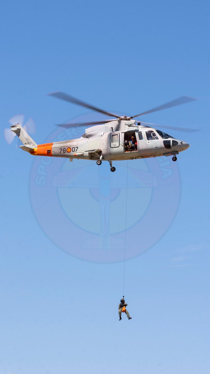 SpottersMurcia's tweet image. 📷✈️ 𝐏𝐈𝐄𝐍𝐒𝐀 𝐄𝐍 𝐕𝐄𝐑𝐓𝐈𝐂𝐀𝐋

Comenzamos el fin de semana con nuestra sección Piensa en vertical, hoy os traemos este rescate SAR desde un S-76

#Spotting
#Murcia
#SpottersMurcia