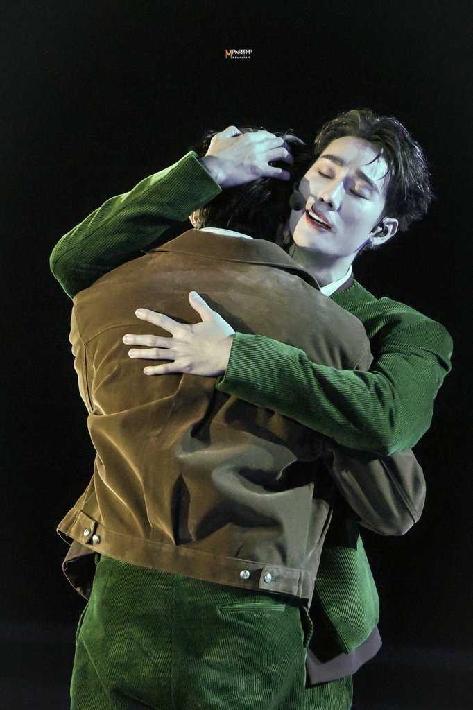 mpwrppmp's tweet image. 03.04.26📸❤️ | #memmorimm *~🎀

Melody of Secret 😭🎻🤍✨️

FORCEBOOKMAFOX FUNTOPIA D1

#ForceBookFanconD1
~° #ฟอสบุ๊ค #forcebook 
#fforce_ #kasibook °~♡