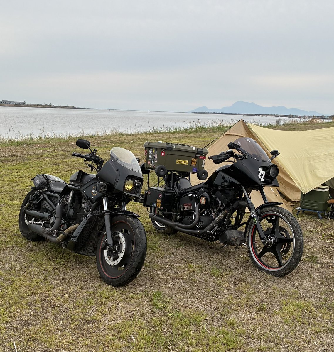 XL1200RSC57's tweet photo. コラボ😂 https://t.co/XXHE2MtsFo