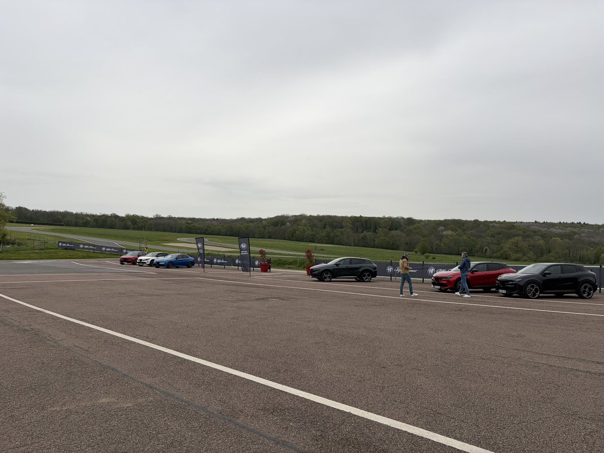 politicdisaster's tweet photo. En place sur le Circuit des Ecuyers avec ma monture rouge à l’evenement @AlfaRomeo_Fra https://t.co/bpww6sHknA