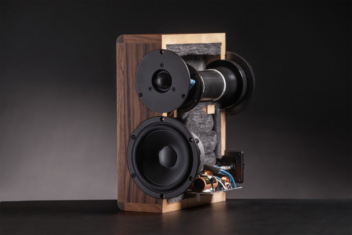 fairaudio_de's tweet photo. NEWS Retro trifft Hightech: Der Kompaktlautsprecher Dynaudio Legend... 
https://t.co/Oe5xFzU5TF

#hifinews #hifi #news #fairaudio #stereo #highend #audio #audionews #lautsprecher #loudspeaker #kompaktbox #kompaktlautsprecher #DynaudioLegend #Dynaudio https://t.co/CBfbqSCO0A
