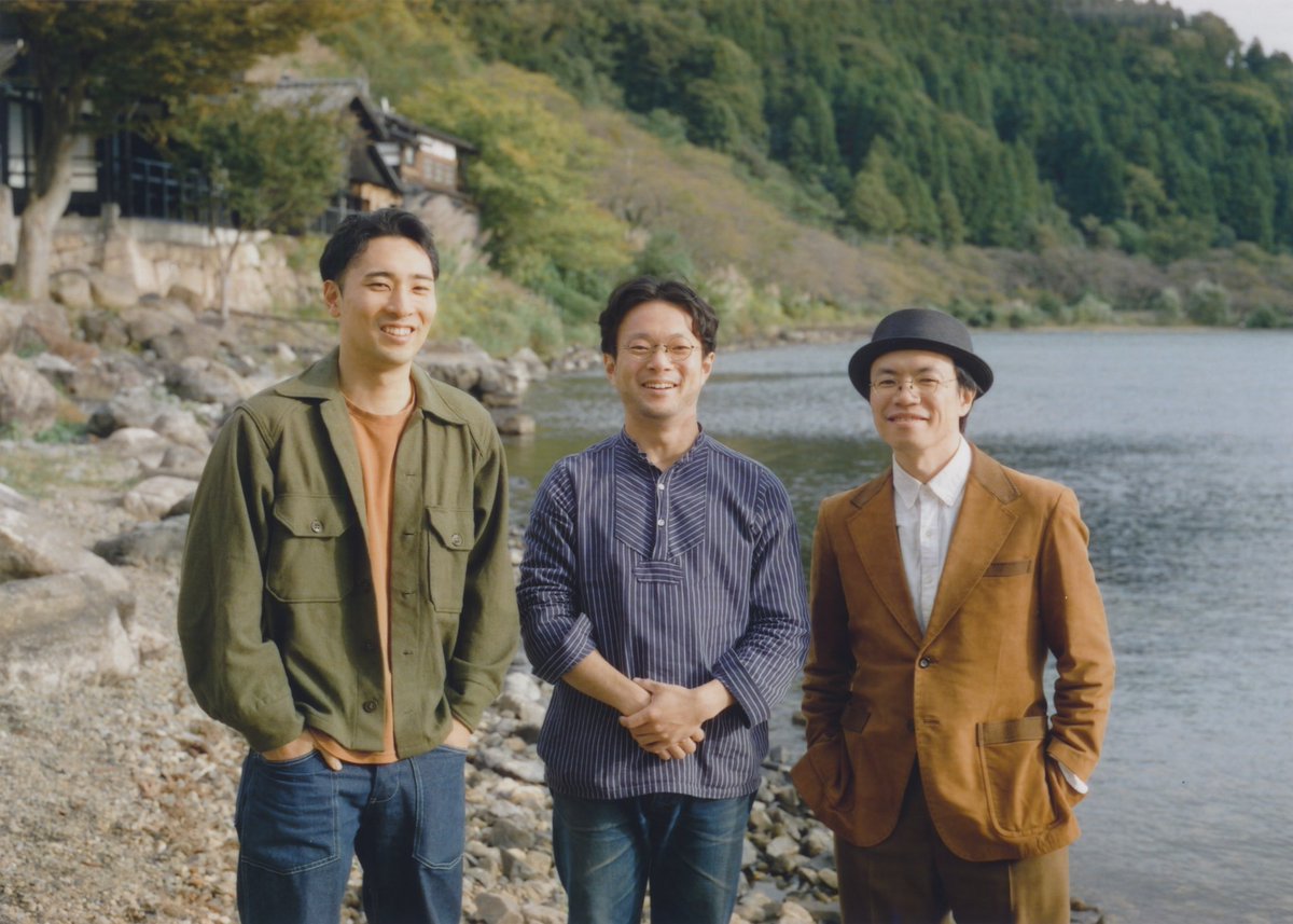 【出演バンド⑥】

れいじーぴっかーず

ブルーグラス楽器編成で、フォーク、ブルースやオリジナル曲など幅広い音楽を土臭く、そして爽やかに演奏するアコースティックポップトリオ！

春のような爽やかな雰囲気から、ゴリゴリカッコいいもの、怪しいものまで、七変化のような演奏が楽しいがね〜😍！