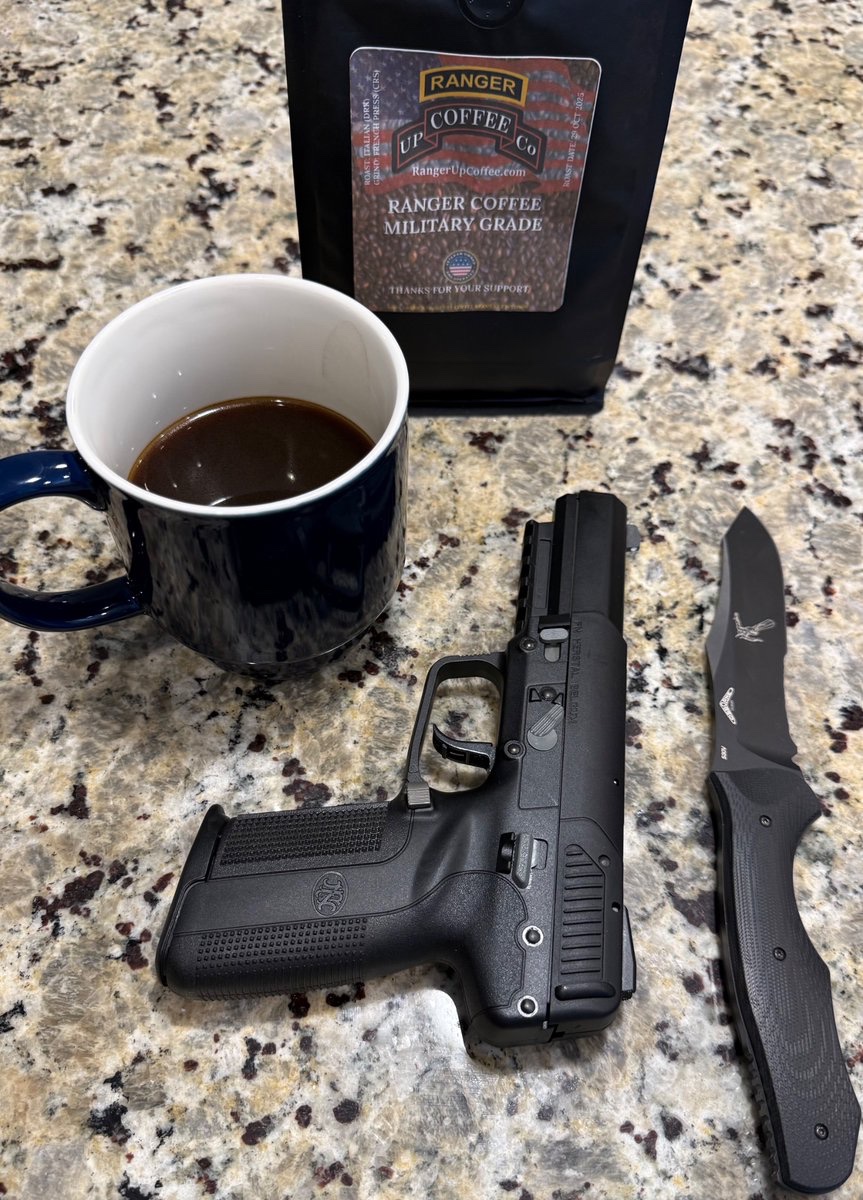 BlueMooGuns's tweet image. Good Saturday Morning, X! Fresh Ranger Coffee Military Grade poured and my EDC pistol + tactical blade standing by. Armed, caffeinated, and ready to crush the weekend!

#saturdayvibes #saturdaymorning
#saturdaymotivation #goodmorning