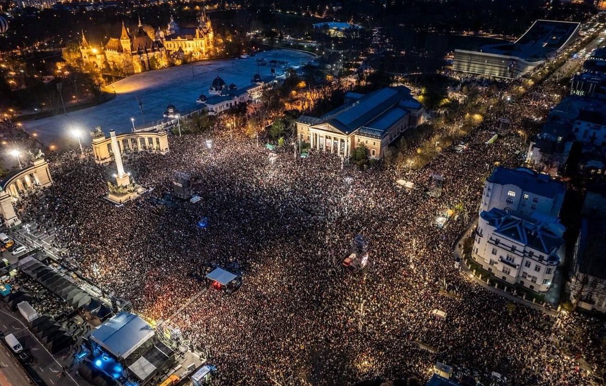 Breaking News tweet media