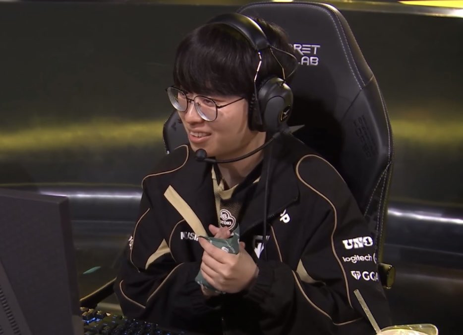 lckfxckyou's tweet image. #DK vs #GEN TOP