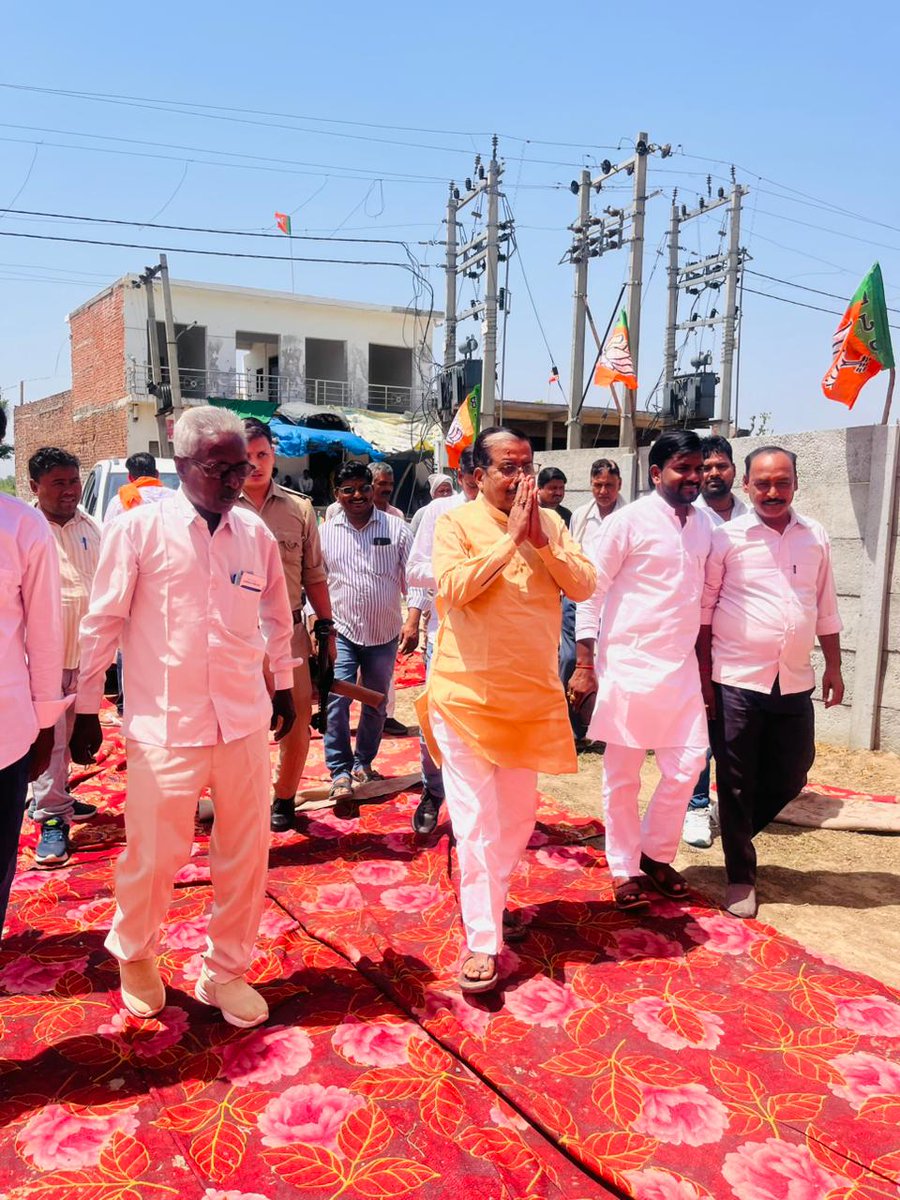 📅 11 अप्रैल 2026

भारतीय जनता पार्टी के 47वें स्थापना दिवस के अवसर पर आयोजित ग्राम/बस्ती चलो अभियान के अंतर्गत विधानसभा क्षेत्र भोजपुर के मंडल जहानगंज के ग्राम मॉडल शंकरपुर, राजेपुर टप्पा मंडल एवं उस्मानगंज में जनसंवाद किया।

प्रदेश एवं केंद्र सरकार की जनकल्याणकारी योजनाओं की